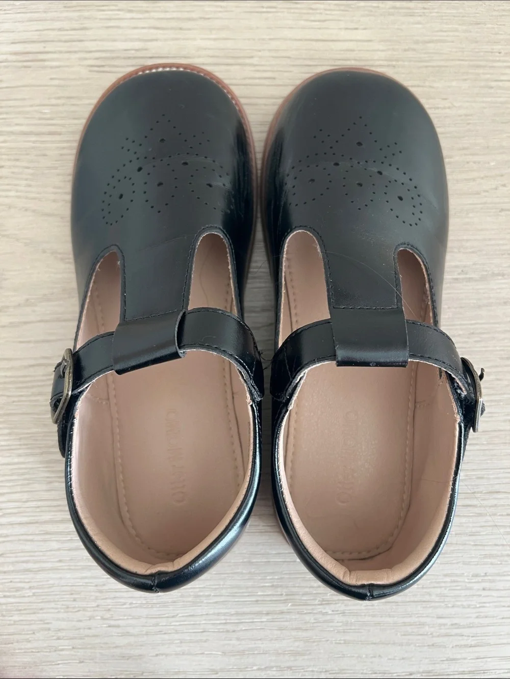 Otter Momp Oxford Mary Jane sandals school uniform size 2 black
